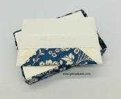 Coffret Fleurs blanches sur fond bleu
