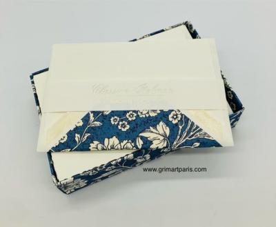 Coffret Fleurs blanches sur fond bleu